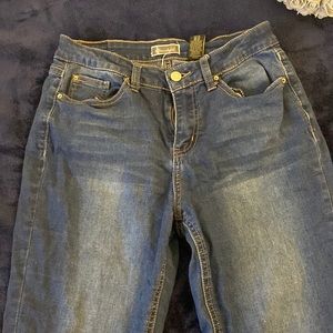 Sound girl jeans , 9 in juniors, very stretchy, ankle cut jeans
